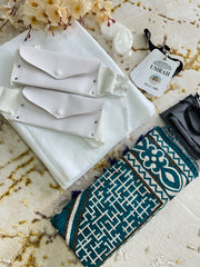 Complete Umrah Kit – Cotton Ihram with Belt, Janemaz, Soap, Shoe Bag, 7-Bead Tasbih & Sunnah-Based Dua Card
