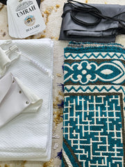 Complete Umrah Kit – Cotton Ihram with Belt, Janemaz, Soap, Shoe Bag, 7-Bead Tasbih & Sunnah-Based Dua Card