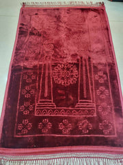 Beautiful padded jaanamaz for adults 13 above.